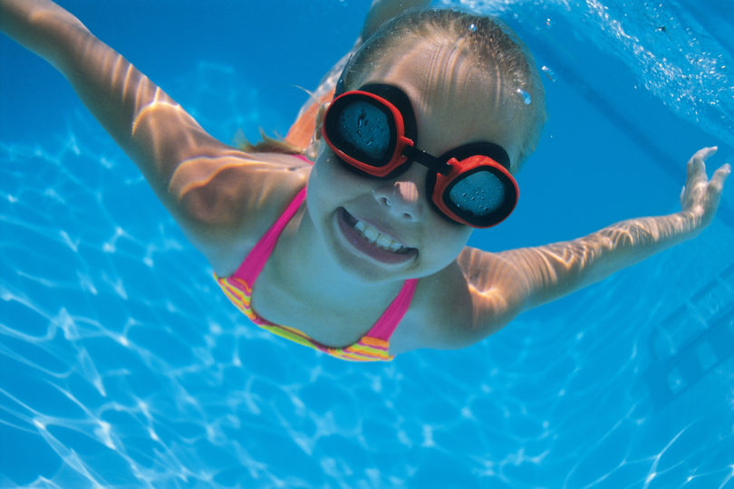 Conheça os benefícios da natação infantil para a saúde