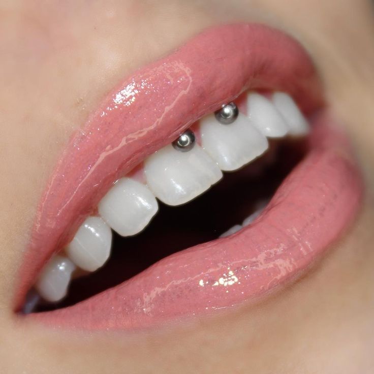 Qual é o risco de ter piercing na boca? ~ Dentopolis