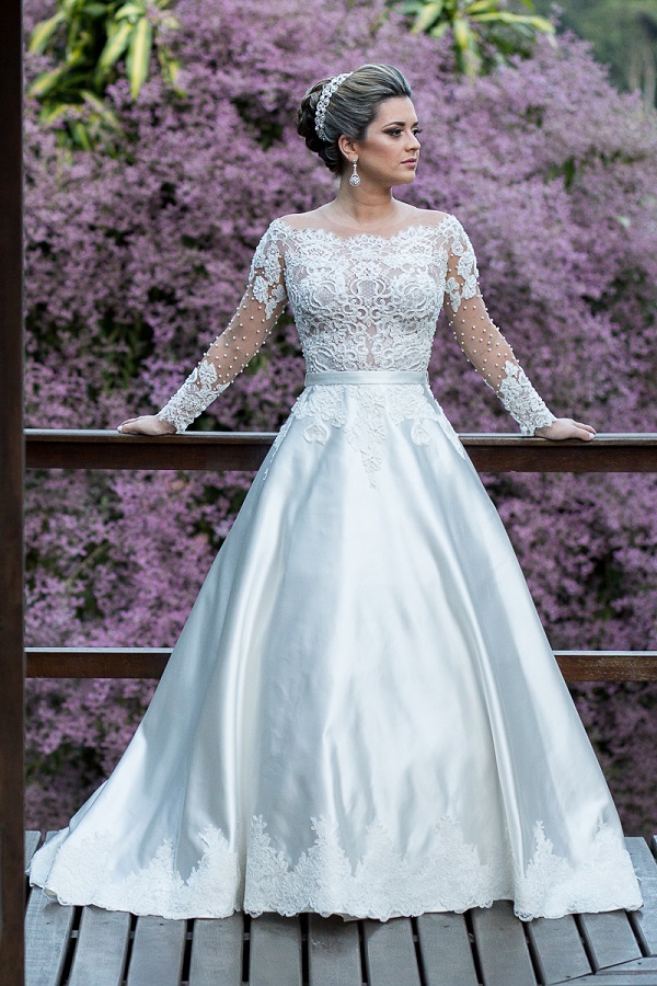 Vestido de Noiva Perfeito, Renda, Pérolas, Manga curta, Cinto com d…   Vestidos de noiva estilo princesa, Vestidos de noiva princesa, Vestidos de casamento  princesa