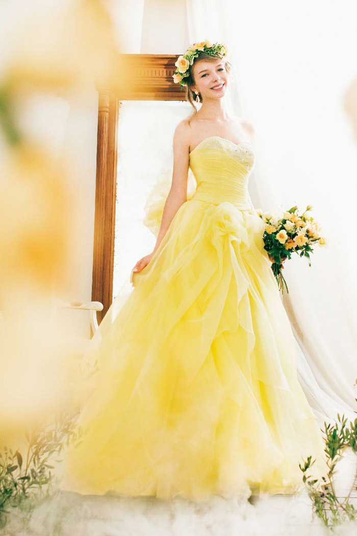 Vestido de noiva amarelo