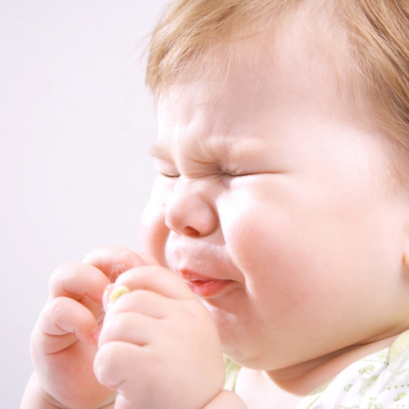 Bebê engasgado: o que fazer? Como ajudar? Saiba tudo aqui! - Tudo Ela