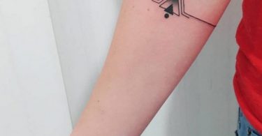 cropped-tatuagem-de-triangulo-03-e1553948419198.jpg